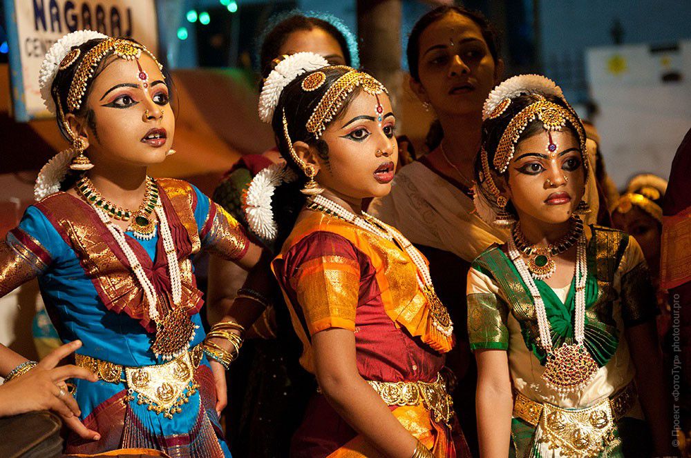 Фотография Закулисье, Храм New Sri Kanteshvaram Temple, Шри Махашиваратри, 20.02.2012г., Тривандрум. Фототур в Кералу.